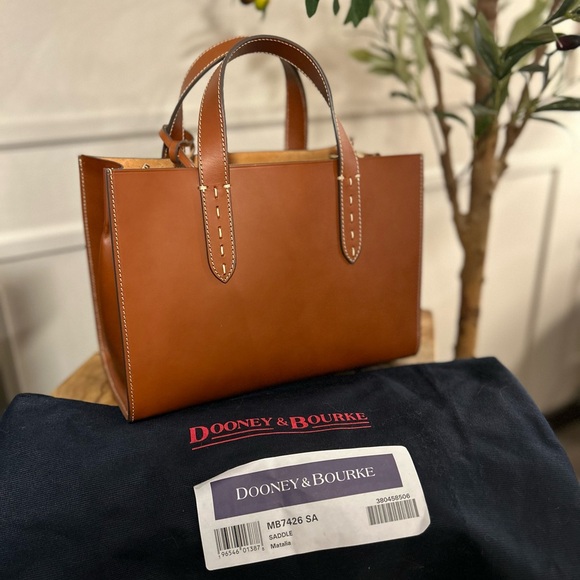 🍂Dooney and Bourke Alto Leather Matalia in SADDLE🍁 - Picture 4 of 12